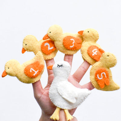Tara Treasures - Five Little Ducks Finger Puppet Set